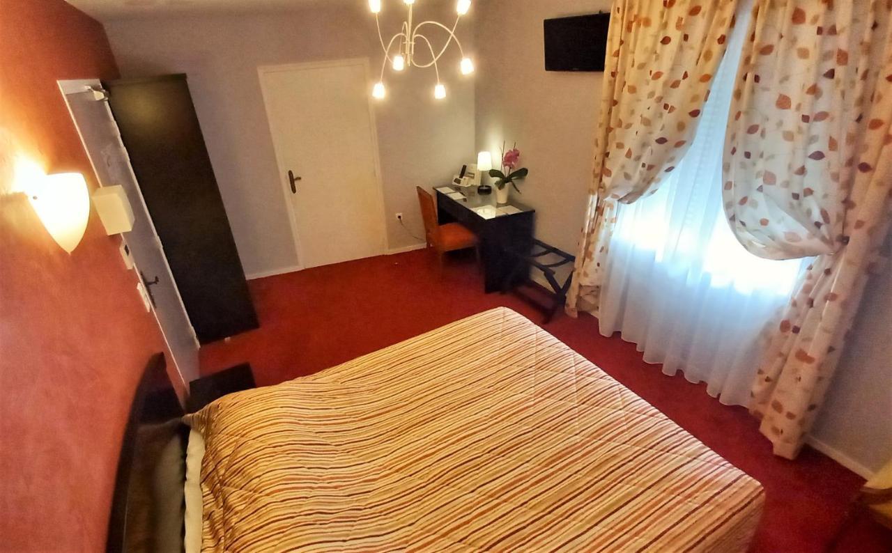 Logis Hotel & Restaurant Du Chemin Des Dames Corbeny ภายนอก รูปภาพ