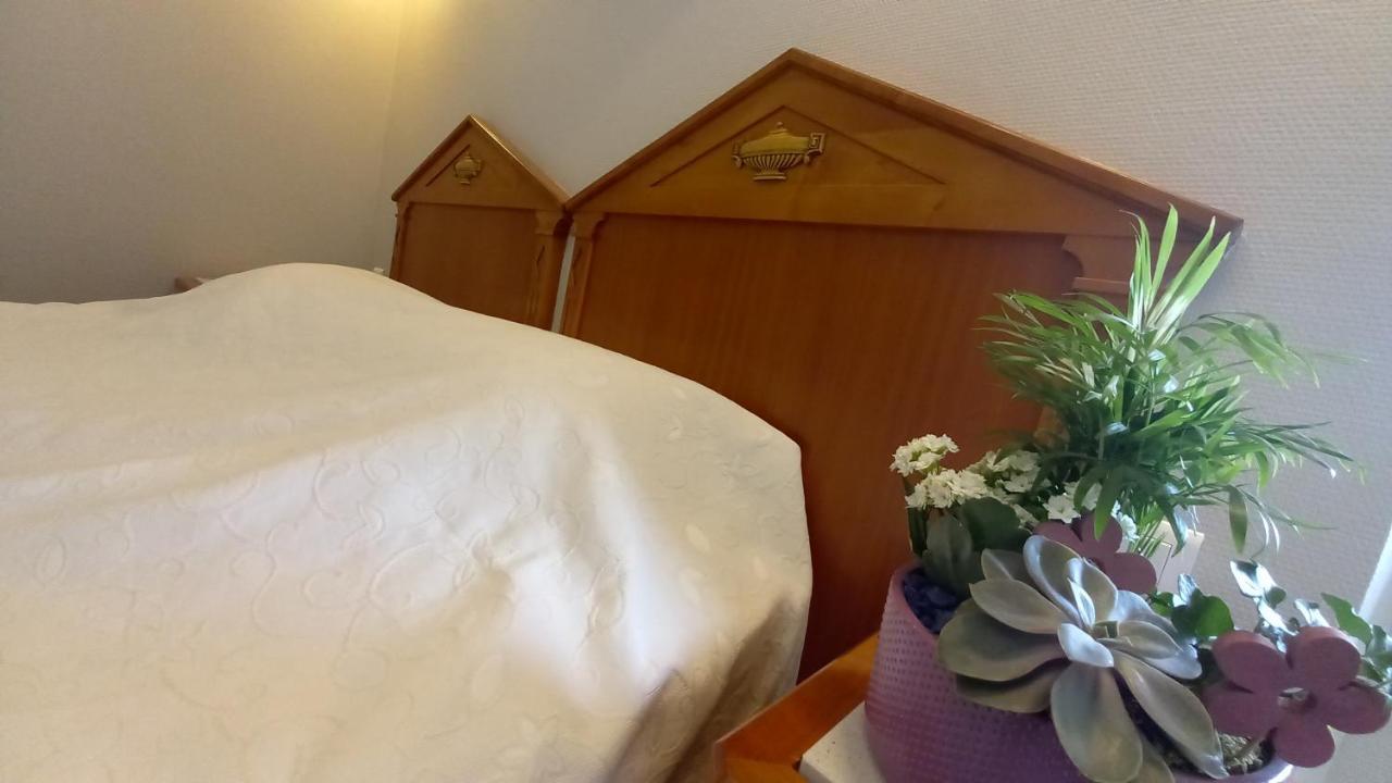 Logis Hotel & Restaurant Du Chemin Des Dames Corbeny ภายนอก รูปภาพ